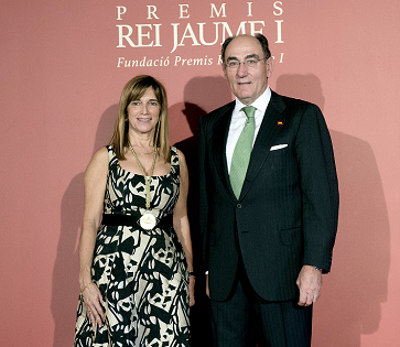 queen-letizia-king-james-awards-fundacion-iberdrola-espana-03112017